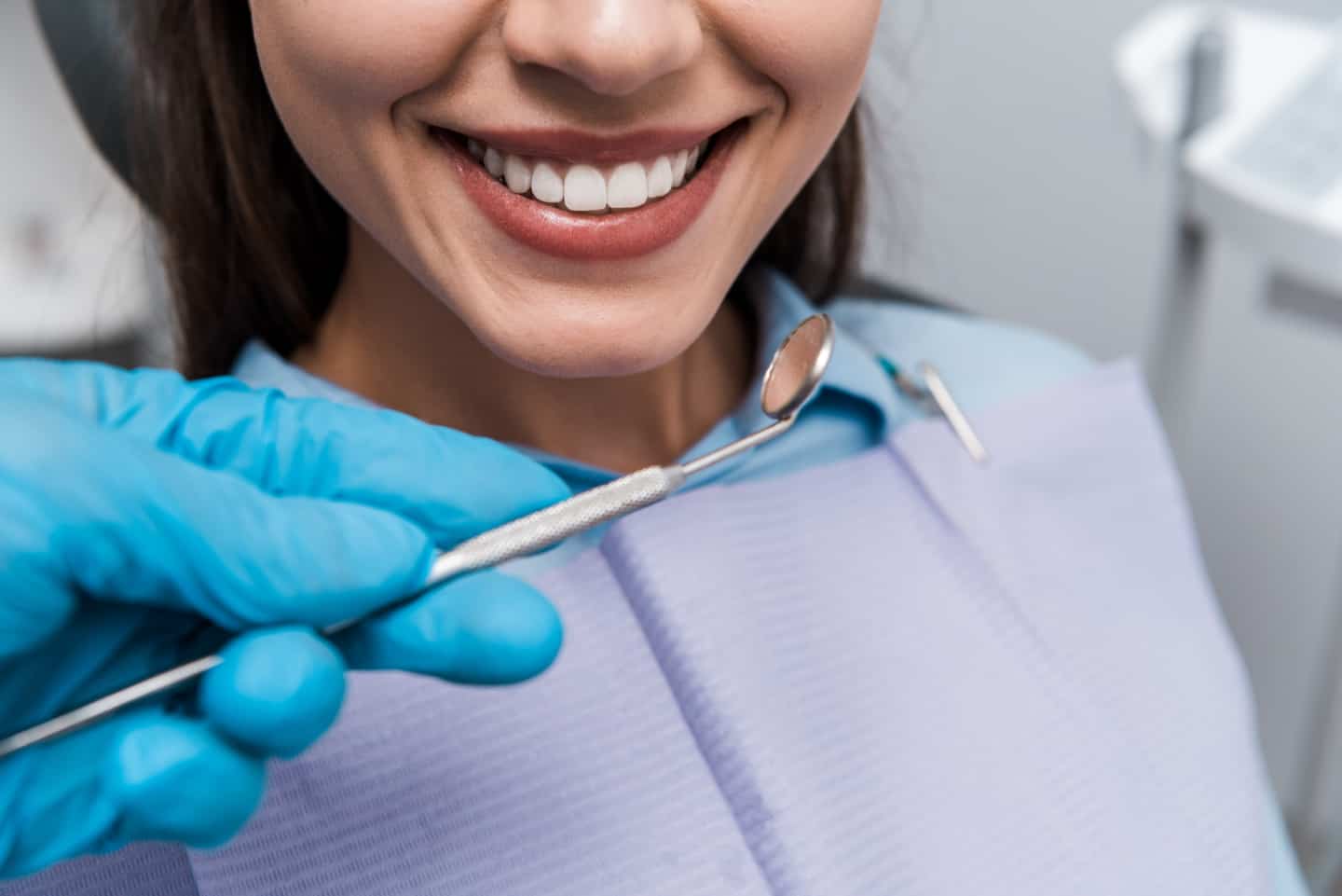 tooth with an extremely strong bonding material